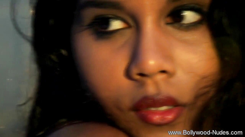 Bollywood Nudes: Modlitby za erotický mír