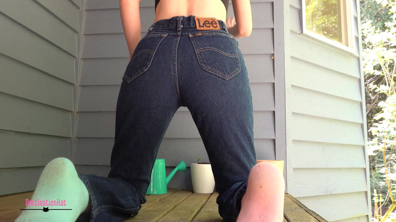 Destination Kat: Zvlhčující džíny Comp