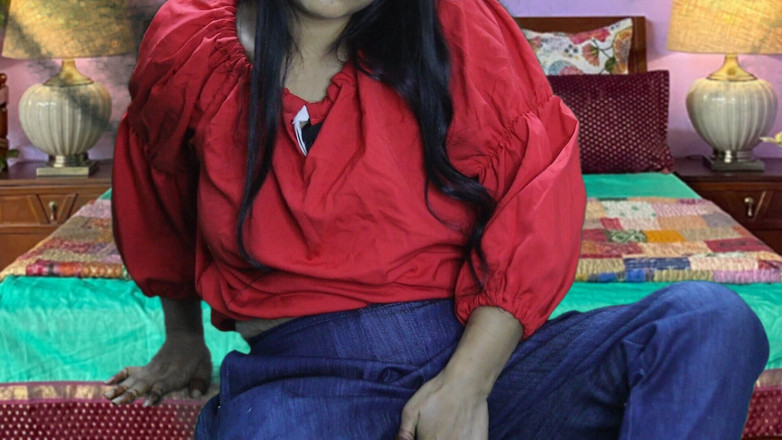 desi bhabhi videos: Cuñada recién casada con top rojo izquierda con vibrador