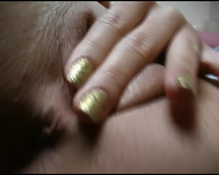 Deutsche Damen: Tato blonďatá teenagerka z Německa si nemůže přestat hrát se...