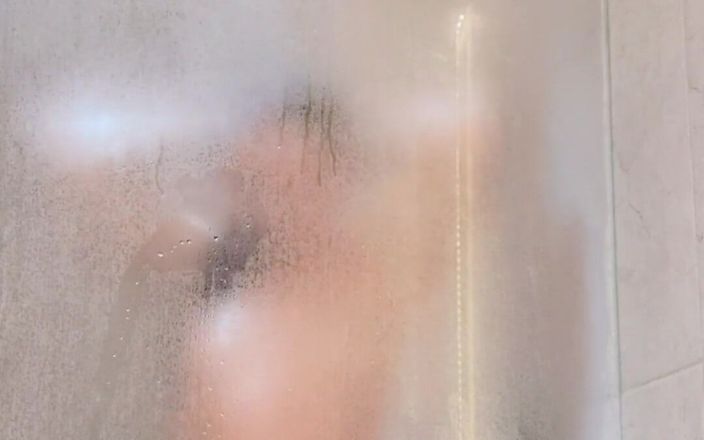 Kndy Kmille: 작년에 해변에서 내 마지막 날을 기억
