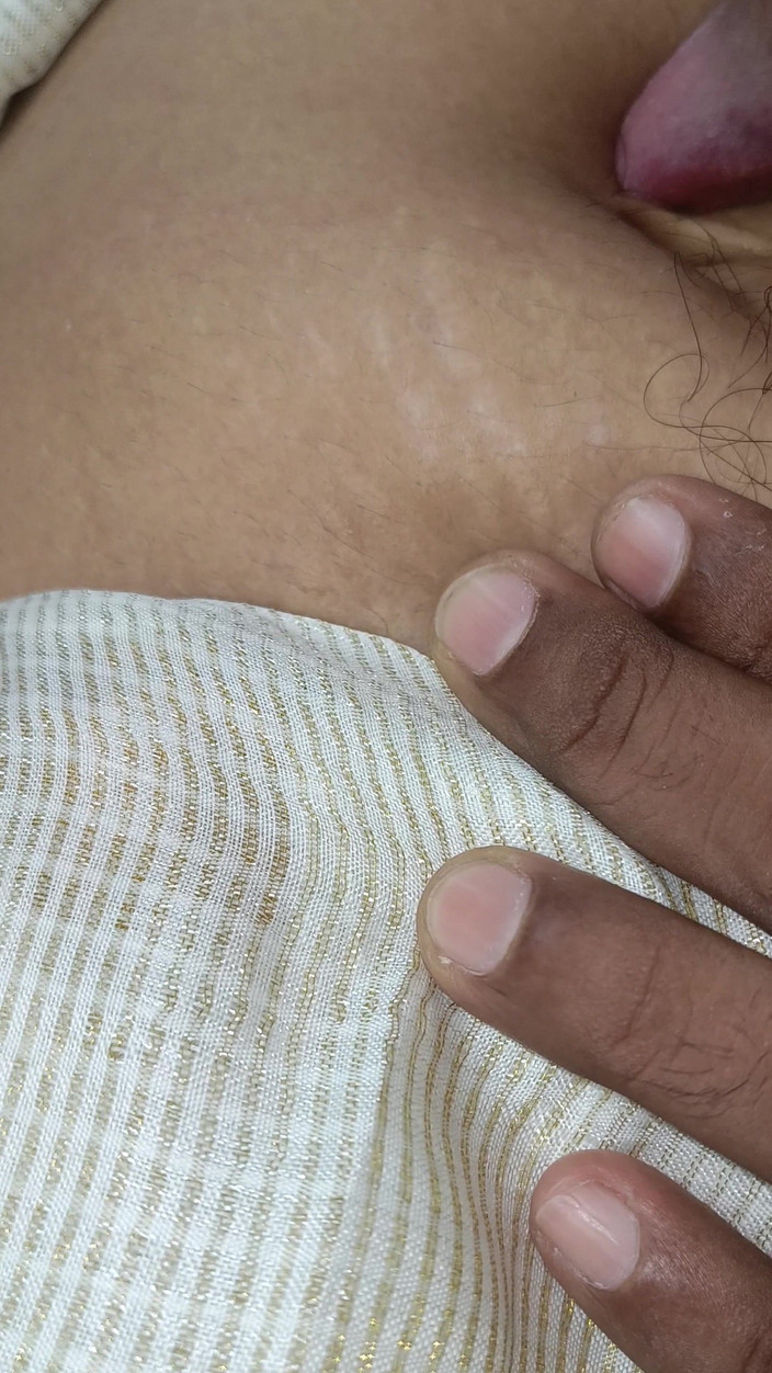 Pushpa studio: La zia traditrice mallu una sexy romanticismo leccata al seno...