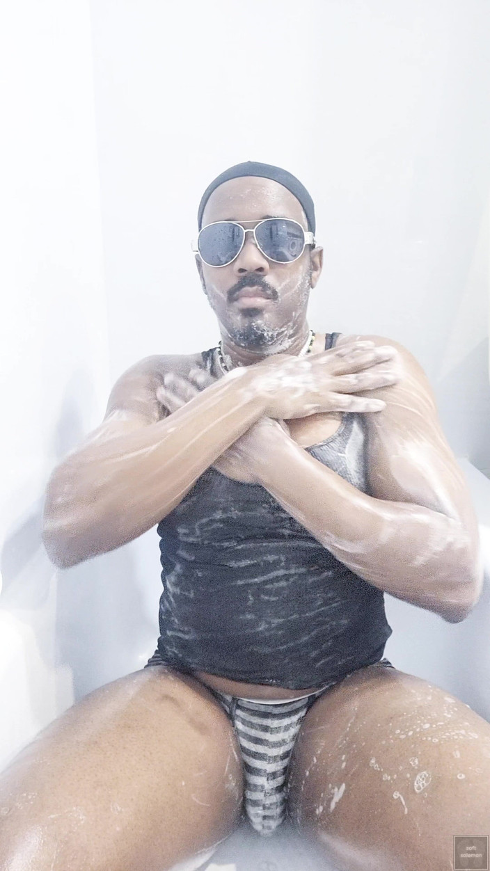 Soft Soleman: Jag tvättar min kropp i badet 5