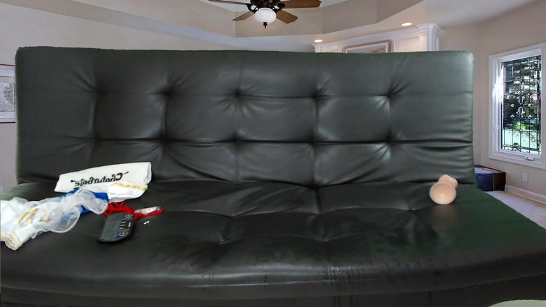 GymBabeXXX: 大きな胸の継母が大きなディルドとスクワートでオーガズム