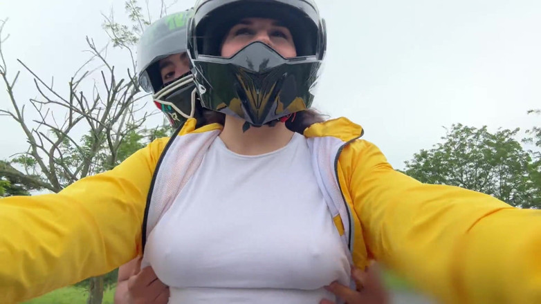 Sweetfantasy131: Picking up a Customer Without a Bra!