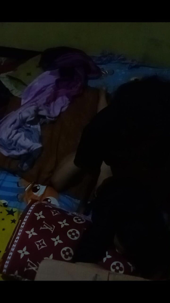 Famly sex: Crot na zadku dospívající dívky je tak lahodný Když slyším...