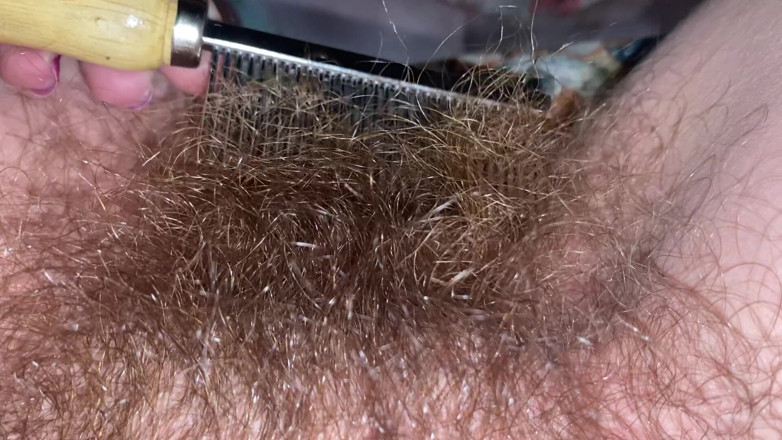 Cuteblonde666: Cepillando mi arbusto