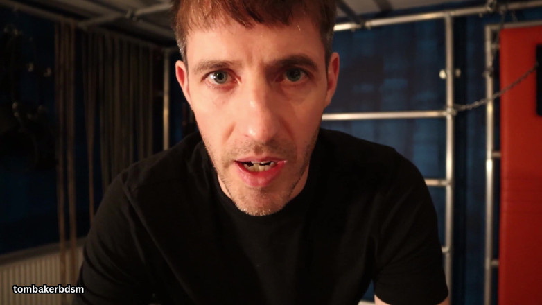 TomBakerBDSM: POV - déshumanisé et parade
