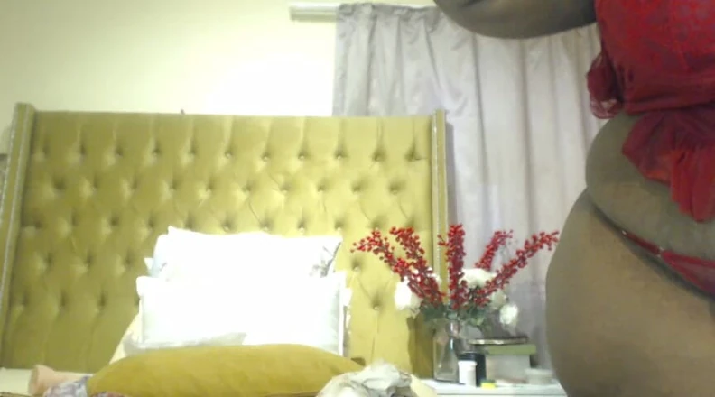 Legendary Booty Overdose: Black SSBBW Undressing and Teasing