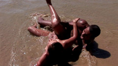 Horny Two really wet MILFs: Rozkošná radostná štěrbička Teeny očekává širokoúhlé pro tlustou lásku stick pole