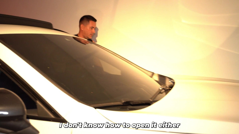 linahenaossx: Il Meccanico Non Ha Vergogna E Scopa La Sua Cliente...