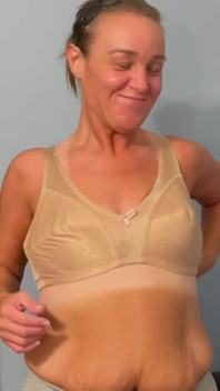Ann Marie zkouší 5 různých podprsenek