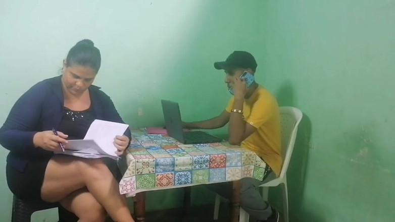 Adribella69: 남편의 오쟁이 진 남편 사무실에서 배다른 아들에게 따먹히는 새엄마