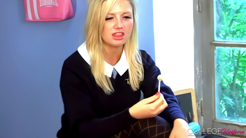 College Uniform: Wywiad weź 1 z udziałem Milly Hedgland