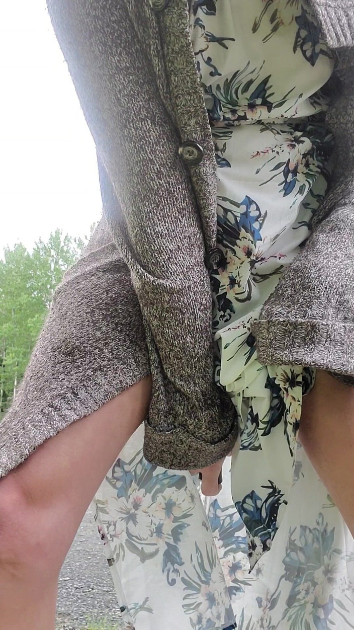 Krystall Cox: Dehors, je marche avec une baguette vibrante dans le cul