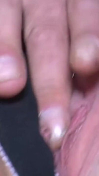 纹身熟女夫妇阴户吮吸鸡巴，大胸部熟女自慰