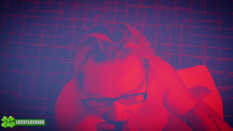 Lucky Luck XXX: Šťastná dívka Brynn - Speciální pov kouření s červeným světlem