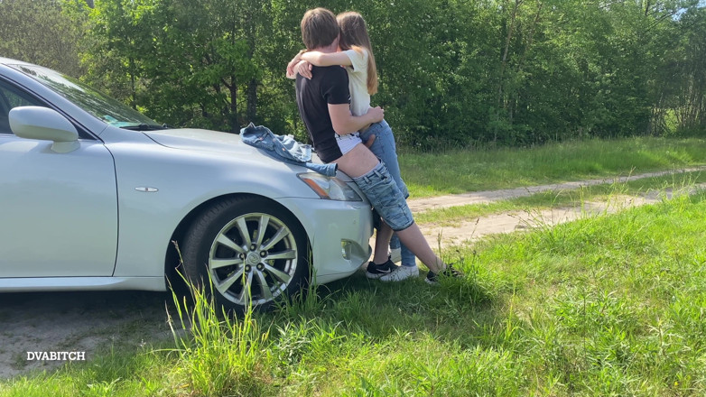 Dvabitch: Amateur teen got fucked outdoors