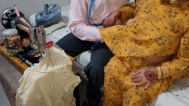 RedQueenRQ: Desi Indian Bhabhi Sex with Tailor