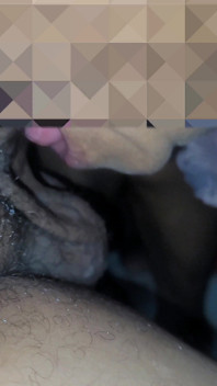 Blowjob dilakukan dengan sempurna hanya menggunakan tenggorokan dalam yang panas