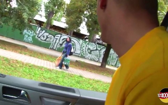 123XXX - Fucked Amateurs in Germany!: Un cetriolo è meglio in un'insalata, ma un cazzo è meglio in...