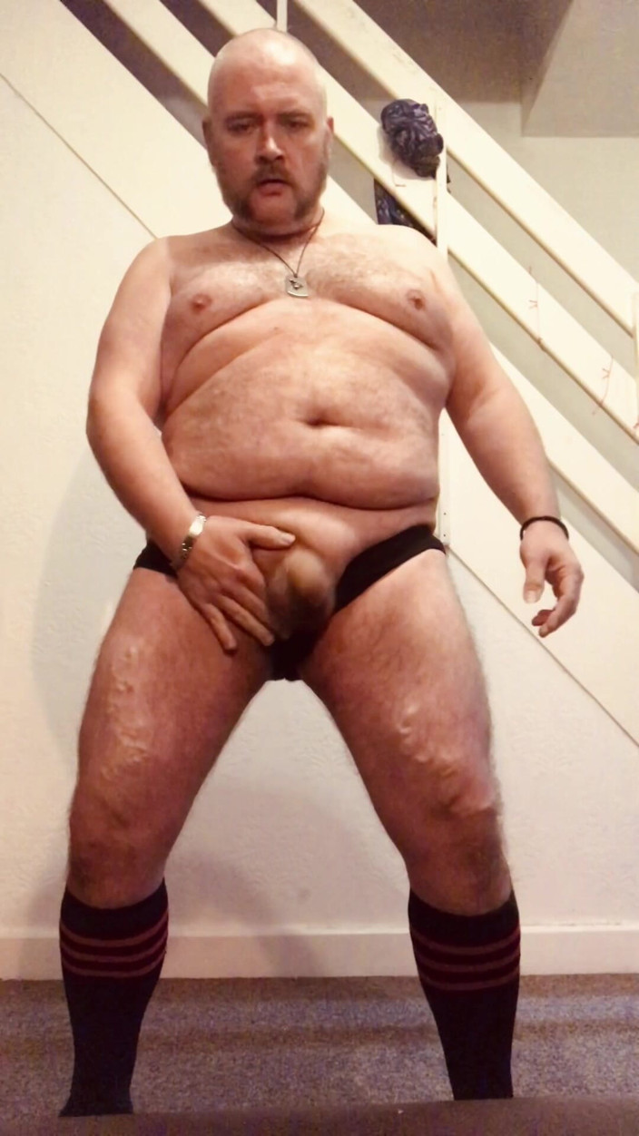 B A Bear: I Wank and I Cum on the Camera