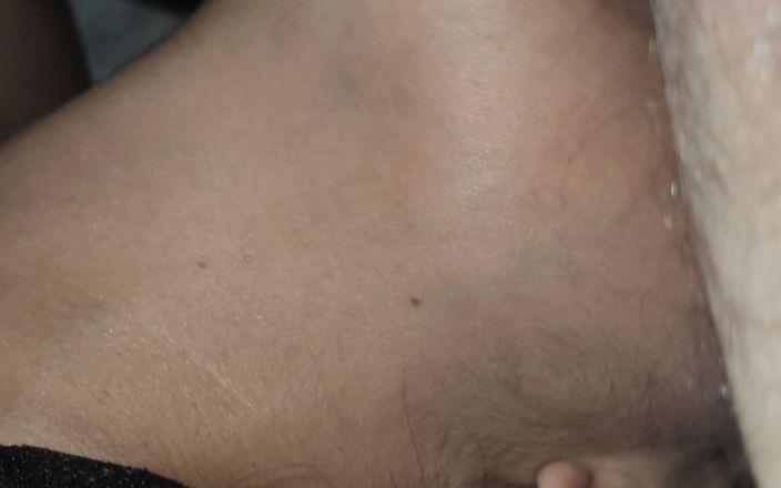 Willie Mcdonald: Soția latino sexy poartă ciorapi și lenjerie în timp ce suge și linge...