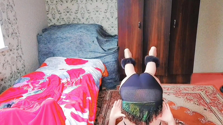 Kitty_Cross: Le giocose femboy si godono un caffè con un abito...