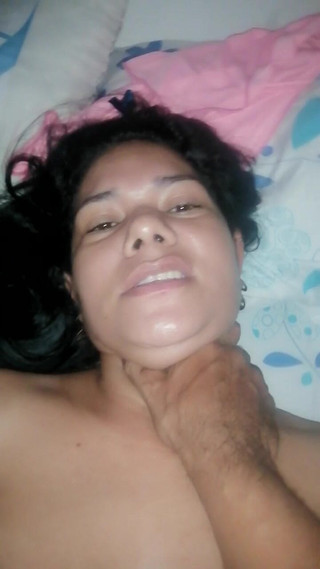 Valkyrie and Luigy Couple: Freundin fickt gesicht nach oben