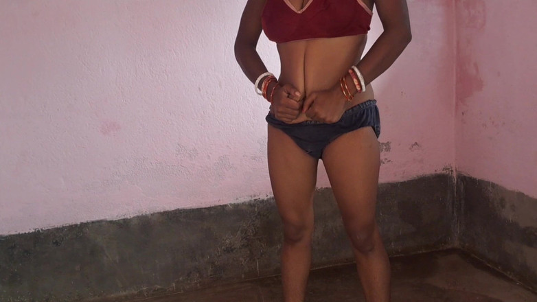 Sumaj: Stiefschwester zieht sich um