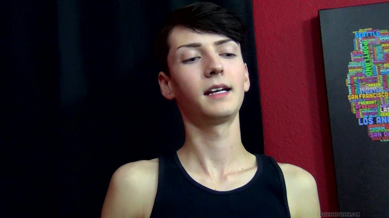 Lollipop Twinks: Štíhlá twink Benjamin na place