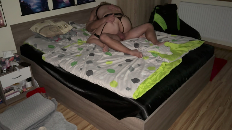 Christy X Taylor: Passionate Homemade Sex - Missionary,cowgirl,doggy,blowjob &amp; Pussy Fingering