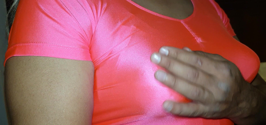 Sexy shinny clothes: Top dan pointy boobs super shinny pink, baju olahraga tahun 90-an