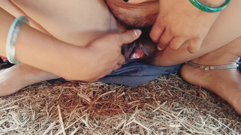 Treblsex: Савіта Бхабхі в полі