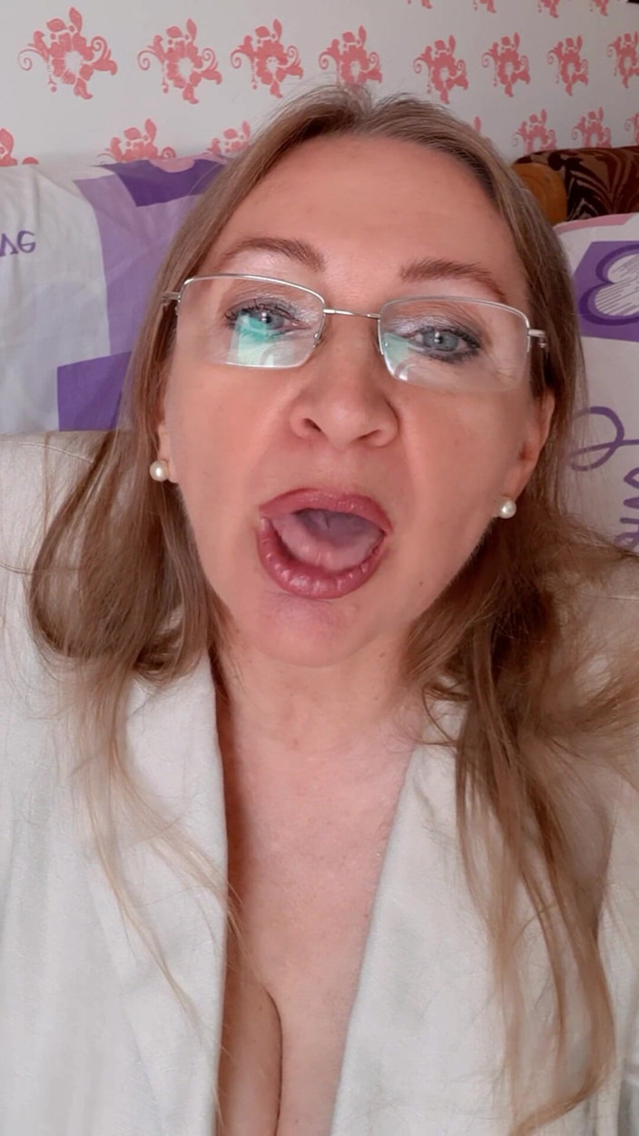 MariaOld: Horny Teacher Seduce Student, Spit, Snif Shoes and Fuck