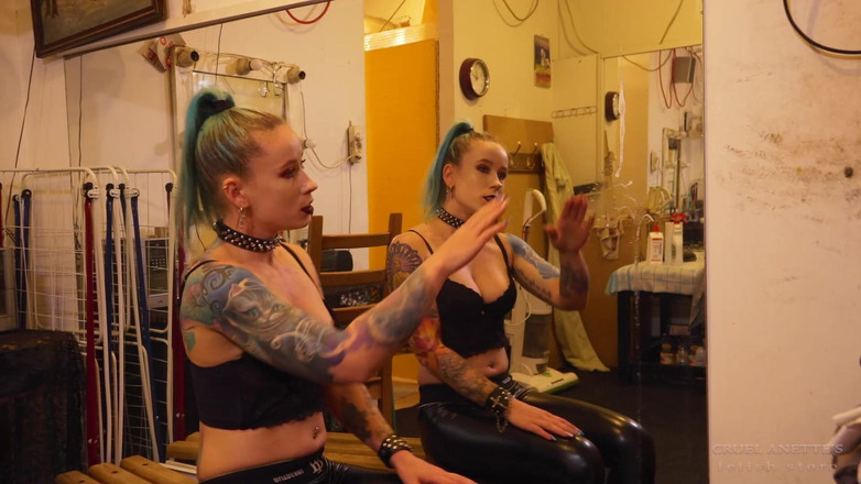 Cruel Anettes fetish world: 視点 - スピッティ・ミラークリーナー