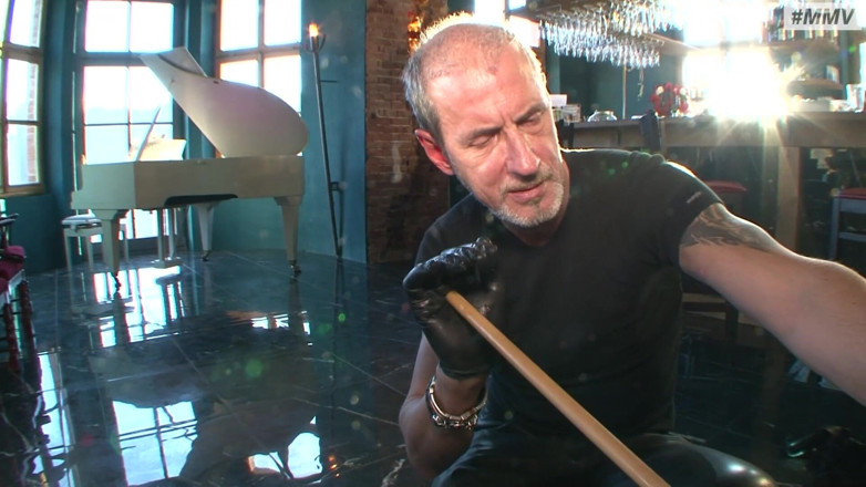 Absolute BDSM: Alman işeyen köle kızlar - tam bdsm filmi