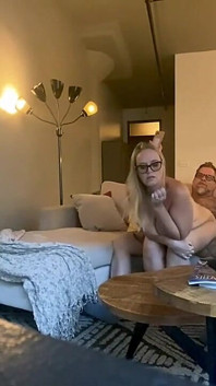 Sofá rapidito, sexo de vacaciones