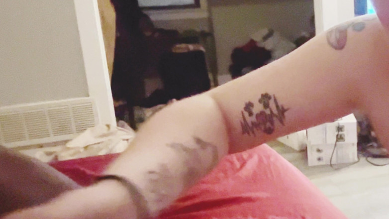 Thekookiejar: लड़का फंसे हुए मर्द लेस्बियन को उठाता है और पहली बार अपना लंड देता है