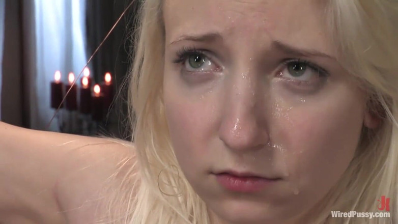 Wired Pussy by Kink: Le ragazze della porta accanto