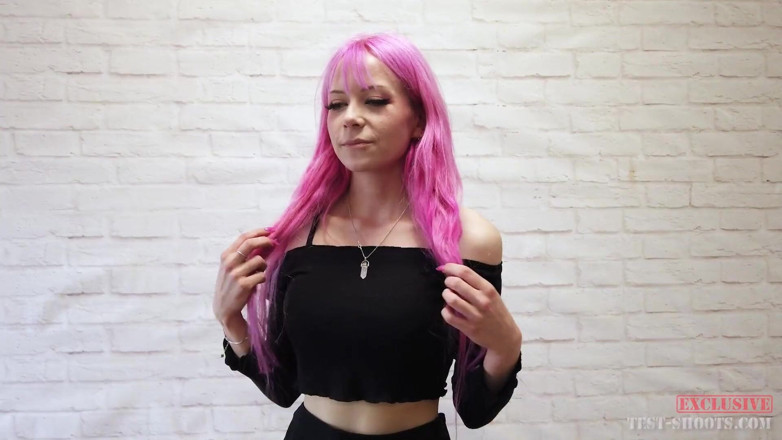 Test-Shoots: Casting video nudo con la bella ragazza cosplay lilly