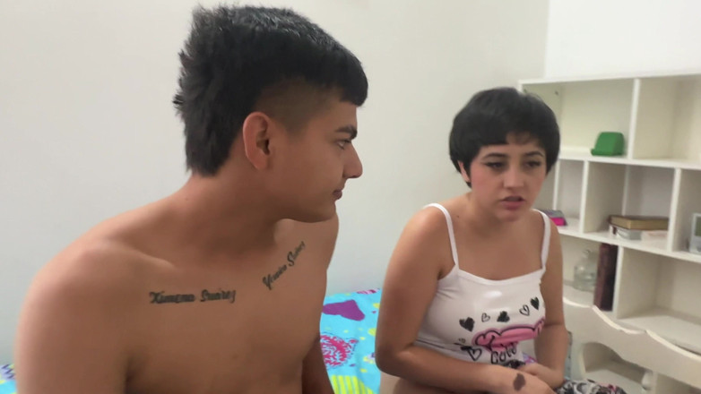 ManuelaAlvarez: ฉันเจอ stepsister เงี่ยนเซ็กซี่ของฉันกำลังช่วยตัวเองบนเตียง เพื่อให้เธอเสียวสุดๆ ฉันเลยตัดสินใจเย็ดเธอแรงๆ