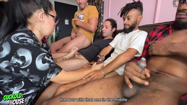 CuckoldHouse: Bini nakal Meninggalkan Tugas Pembersihan Untuk Seks Berkumpulan Dengan 4 Kawan...