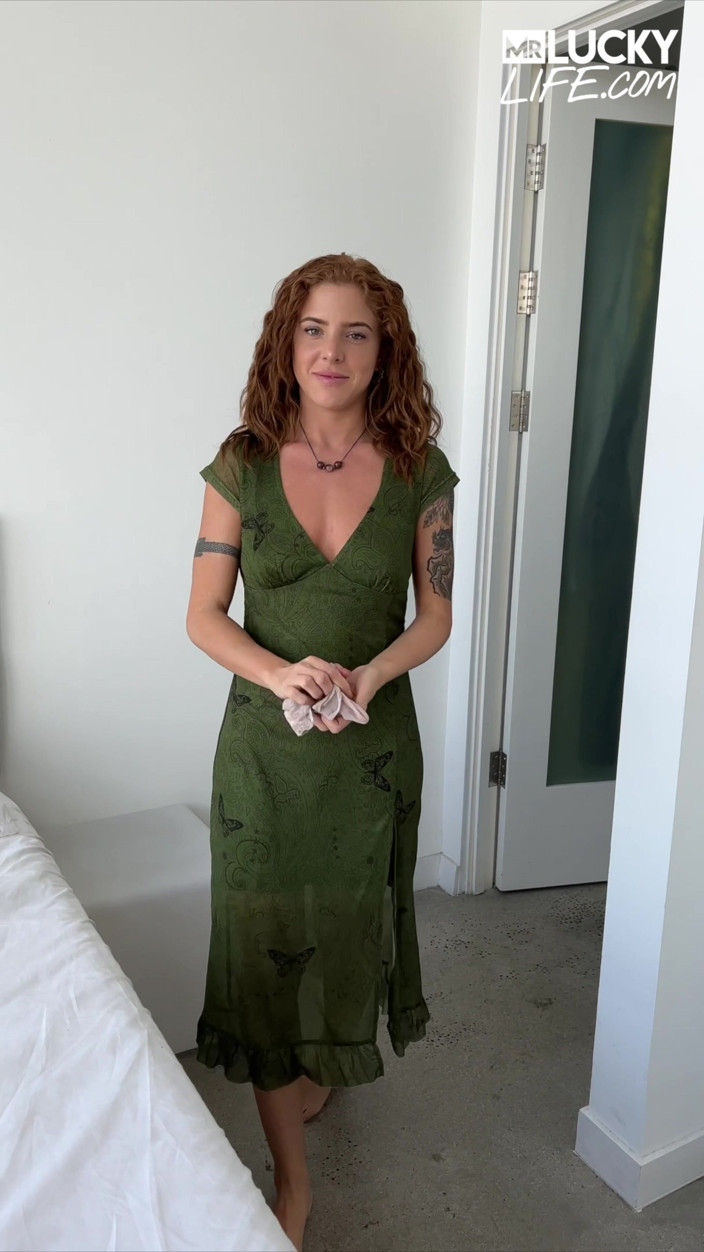 MrLuckyLife: Brunch com linda de cabelo encaracolado Lumi Ray