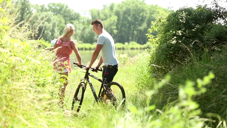 Desire Media: Cayla Lions e Nick Larson - um picknick com tesão
