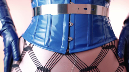 Arya Grander: Sexy PVC zvuky ASMR videa v kvalitě 4k