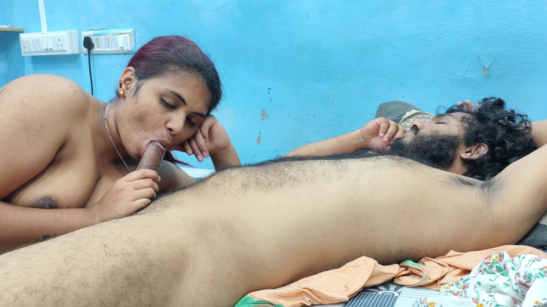 Vaigavarun45: Fată malaieziană sexy cu muie la mână