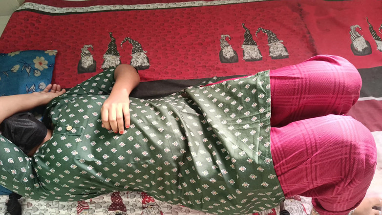 Pushpa porn: Cặp đôi tamil đã kết hôn tận hưởng nhập vai trên giường