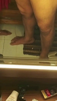 Fată sexy incitantă studentă se fute în secret în hotel de 7 stele cu client VIP