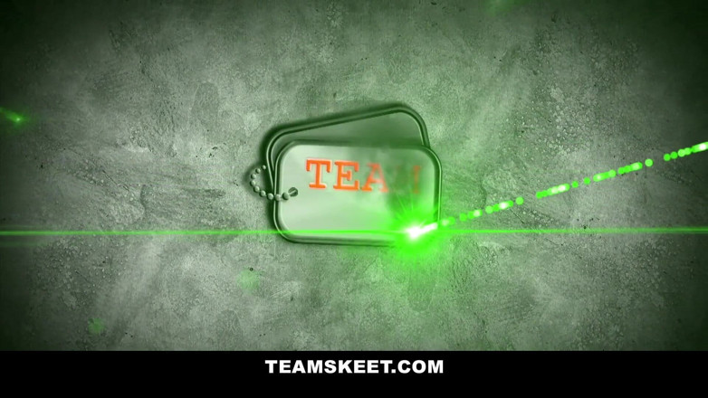 Team Skeet: La calda latina sara Romero si fa ricoprire di sperma...